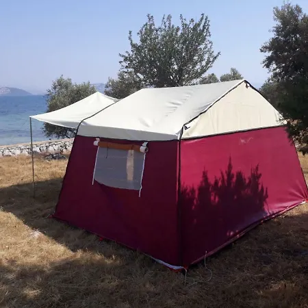 Iasos Kamp Cadir Karavan Alani * Kıyıkıslacık