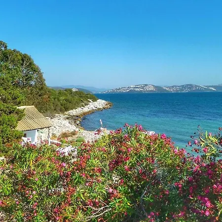 Lüks kamp alanı Iasos Kamp Cadir Karavan Alani Kıyıkıslacık